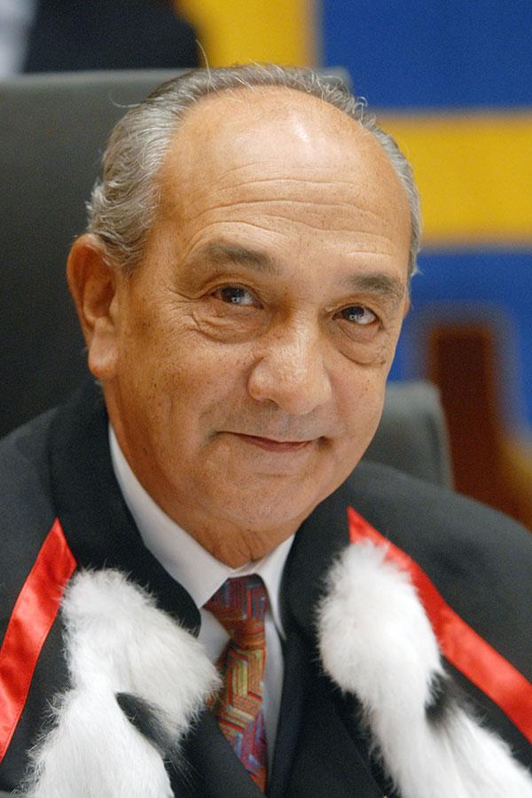 R Cecchi
